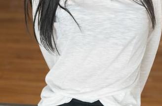 花漾show - 你见过把蕾丝和美图结合得如此无懈可击的人吗？小尤奈稳稳地撑起我的快乐！