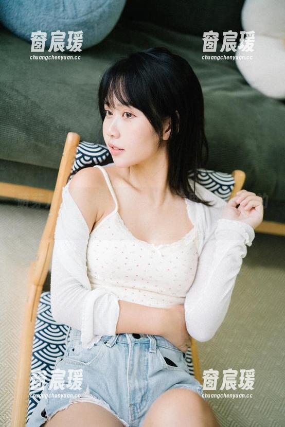 萌芽儿o0私房写真：连体衣里一滴不剩的态度！-窗宸瑗