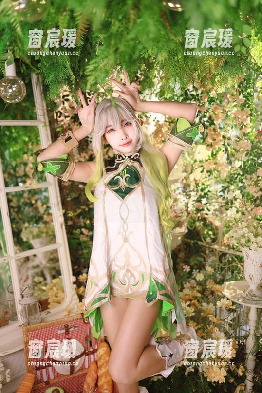 私拍里藏着彩蛋，落落Raku和由纪子轻松洗脑-窗宸瑗