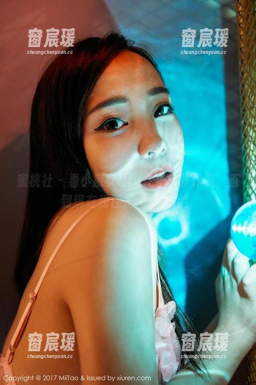 蜜桃社 - 看小魔女lily《短裙》作品，直到现在我还是一头雾水！-窗宸瑗
