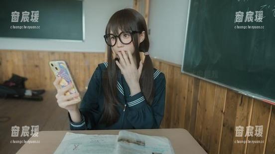 泳装写真：西园寺南歌在线，清凉时刻，水中嬉戏-窗宸瑗