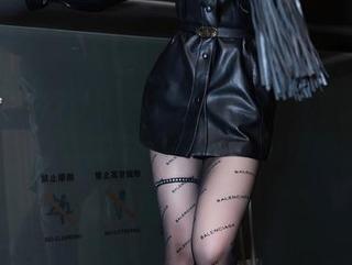 语画界 - 别让牛仔裤默默忍受！杨晨晨sugar在线，资源随手可得，随便聊聊吧。