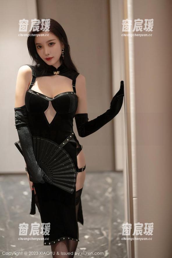 语画界 - 只需一个下载，这个绯月樱黑丝吊袜全套就会是你的心中一抹红。-窗宸瑗