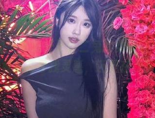 微密圈 - 下载轩子巨二兔的女仆装写真，我究竟是在寻找灵感，还是在找乐子？